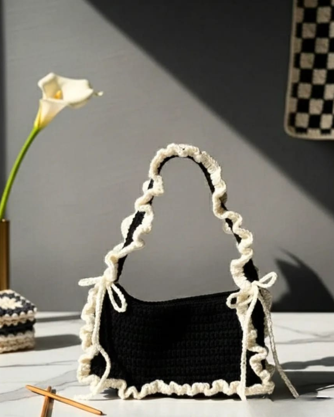 CROCHET RUFFLE BAG